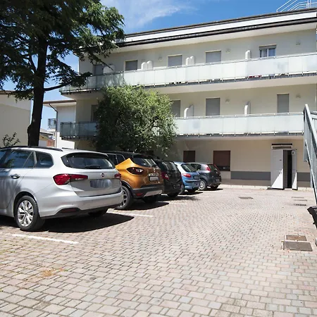 Szálloda Nuova Flavia Lignano Sabbiadoro